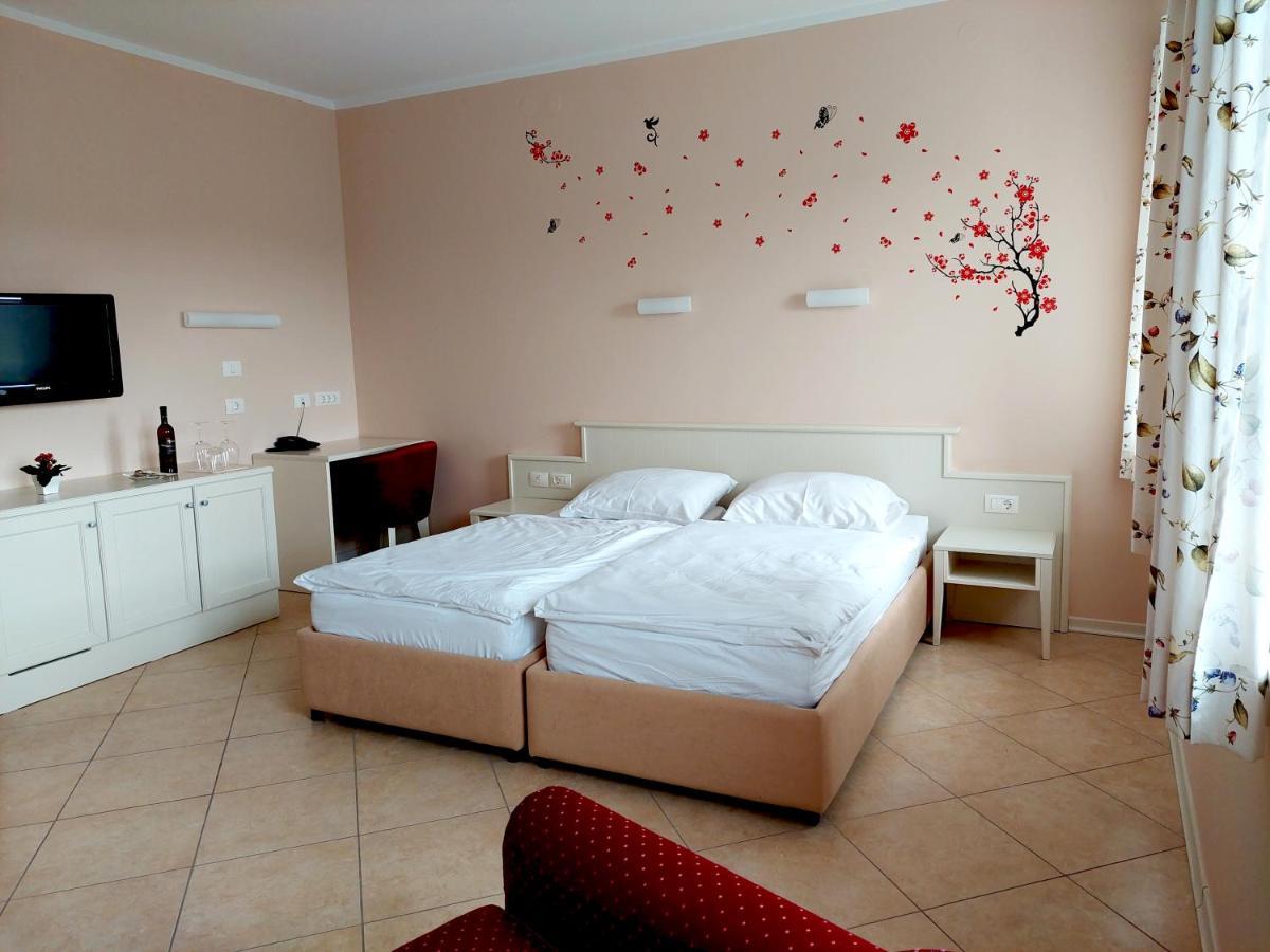 Hotel Kozana Доброво Екстериор снимка