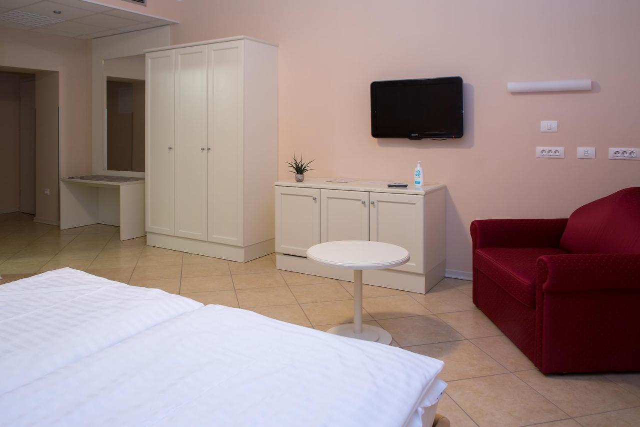 Hotel Kozana Доброво Екстериор снимка