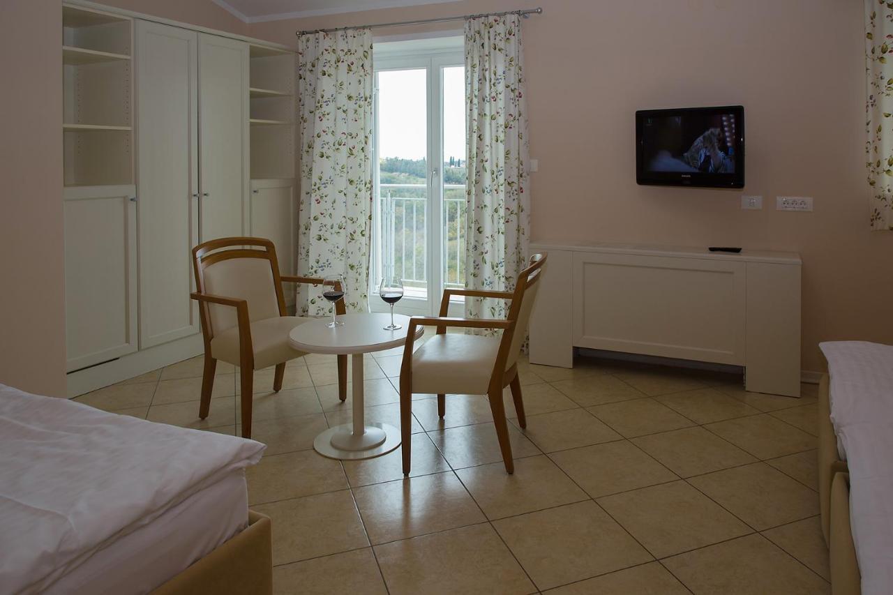 Hotel Kozana Доброво Екстериор снимка