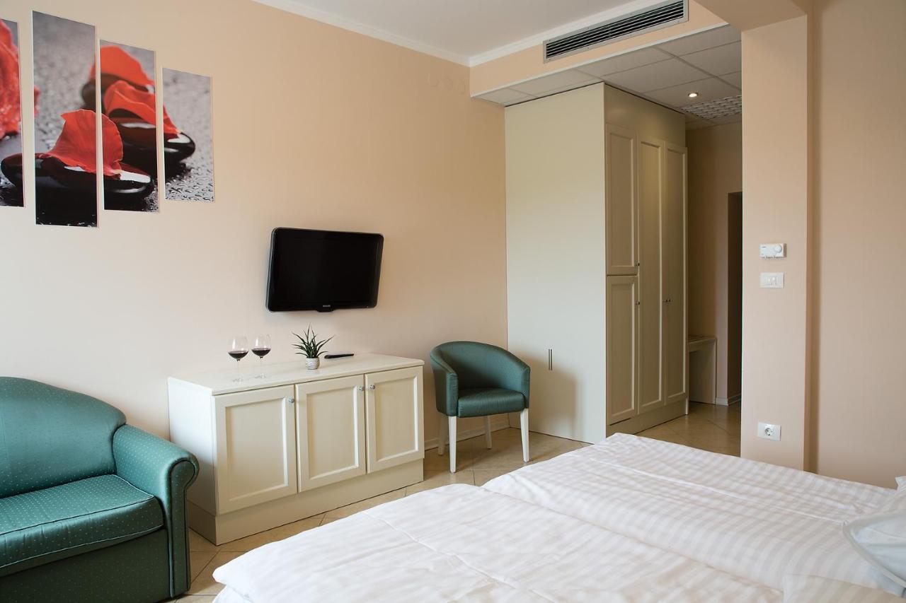 Hotel Kozana Доброво Екстериор снимка