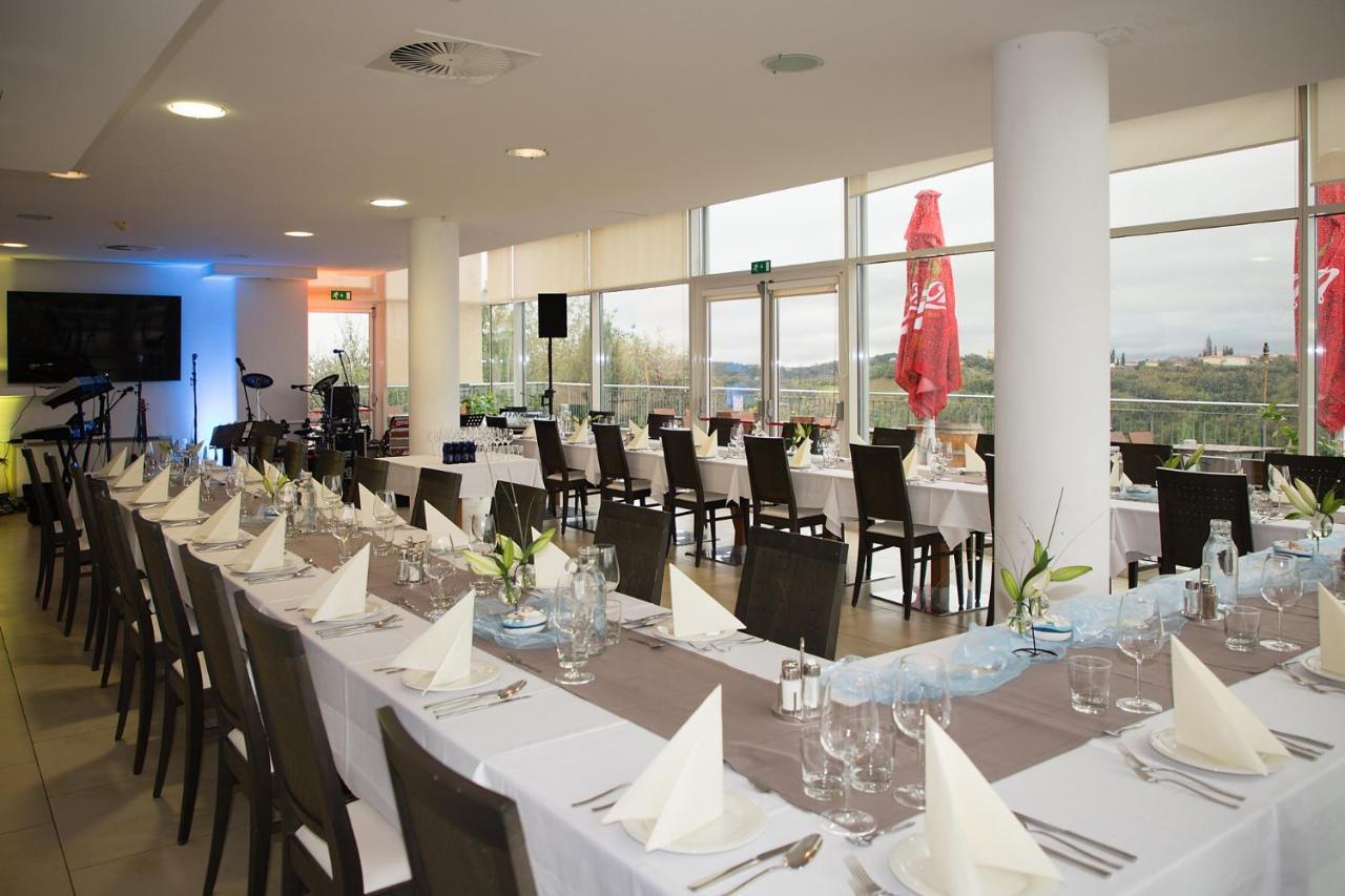 Hotel Kozana Доброво Екстериор снимка