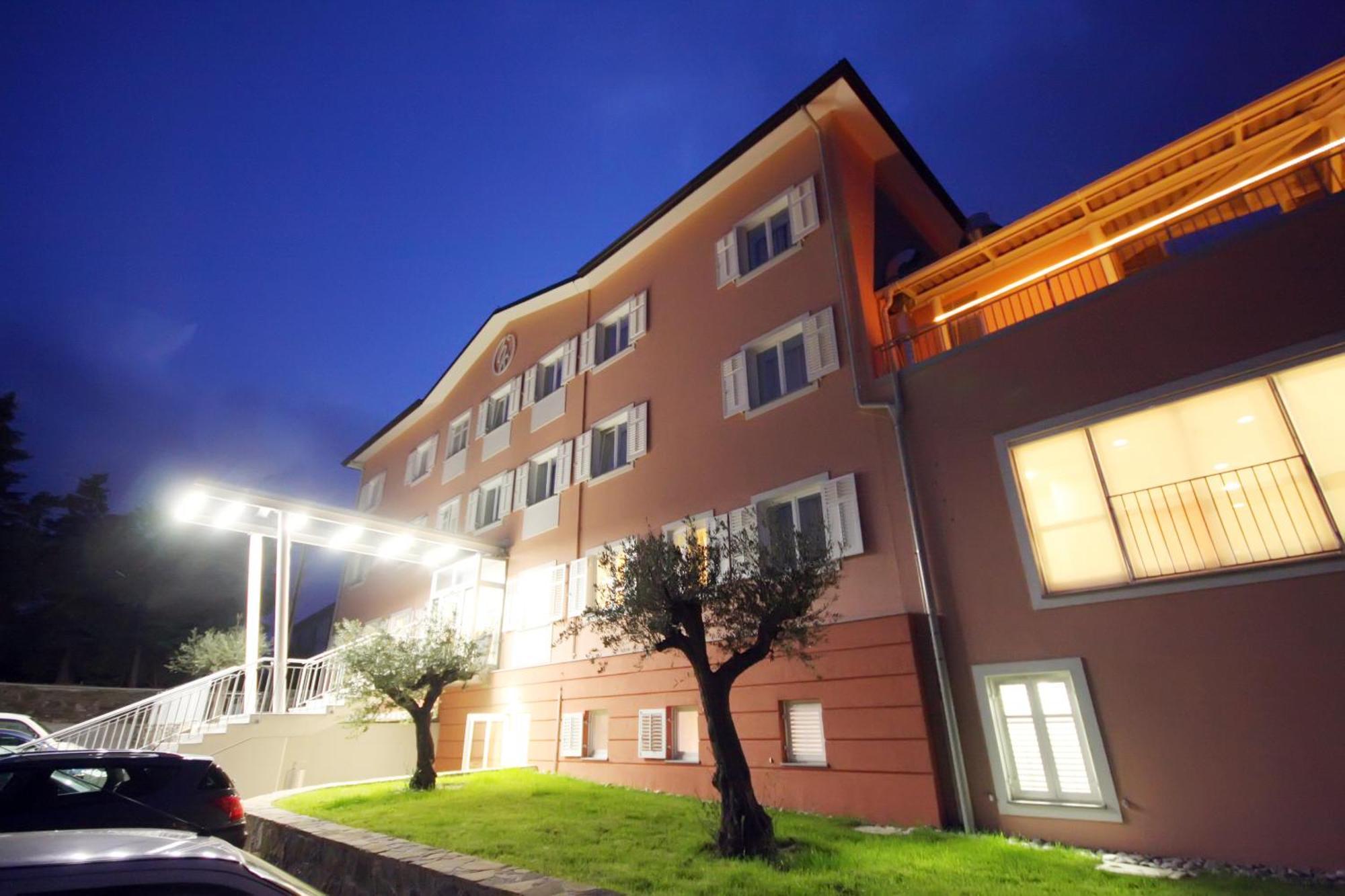 Hotel Kozana Доброво Екстериор снимка